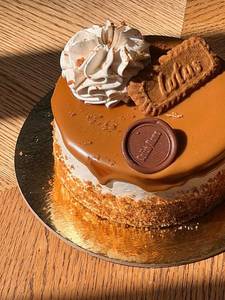 Lotus Biscoff Cake
