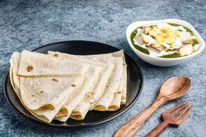 Palak Paneer With 5 Rumali Roti