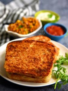 Classic Egg Nachos Sandwich