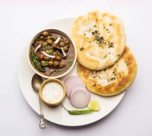 Special Chole Kulche