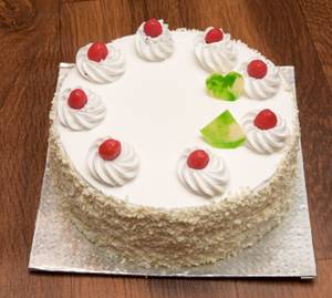 Creamy doll cake