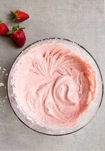 Fresh Strawberry Cream
