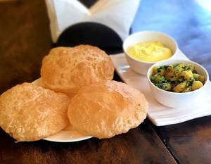 Shrikhand Puri Bhaji
