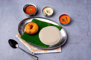 Thatte Idli And Vada Combo