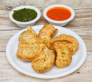 Veg Fried Momos (8 Pcs) 