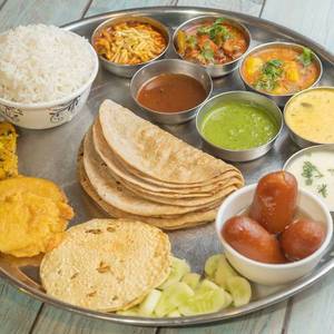 Family Mini Tiffin Combo (serves 3)