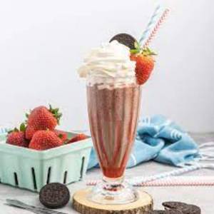 Strawberry icecreamshake with oreo chocofilling                                                                                          
