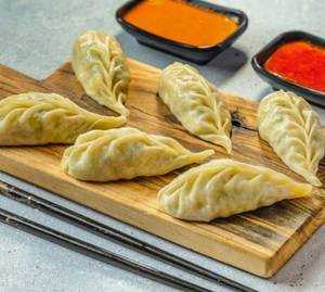 Classic veg steamed momo