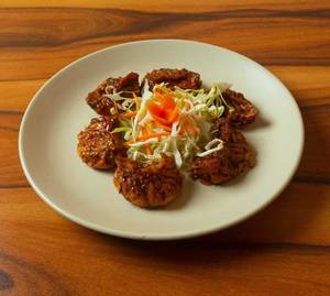 Veg Pan Fried Momo (6 Pcs)