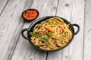 Veg Hakka Noodles