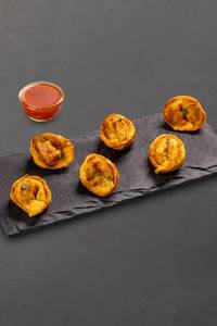 Fried Veg Corn n' Cheese Momos with Momo Chutney - 6 Pcs