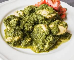 Kothimeera Kodi Koora ( Coriander Chicken Gravy )