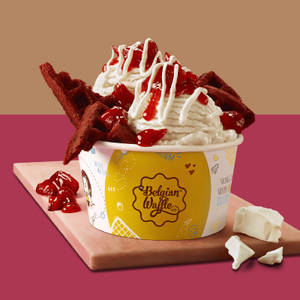 Berry Red Velvet Sundae (L)
