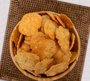 Namkeen mathi [500 grams]