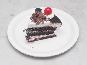 Black Forest Pastry (90 Gms)