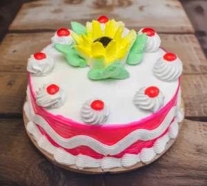 Strawberry eggless Cake 500Gram