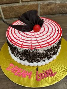 Strawberry garnishing cake-675 gms (with egg)