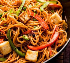 Veg hakka noodles