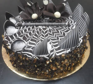 Fudge Crunch Pastry Cake 1.2 Kg                                                                          