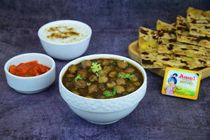 2 Tawa Aloo Pyaz Paranthas & Curry