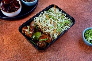 Paneer Chilli With Hakka Noodles