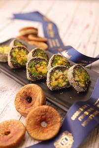 Anjeer Roll