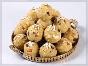 Besan dry fruit laddu