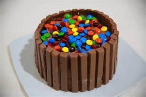 Kitkat Cake [1 Kg]
