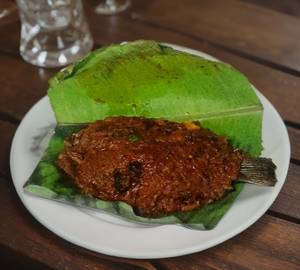 Karimeen Vazhayilayil Pollichathu