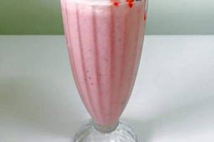 Strawberry Lassi
