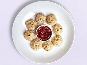 Veg Momos (8 Pcs)