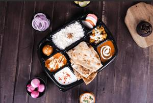 Pind Deluxe Non-veg Thali