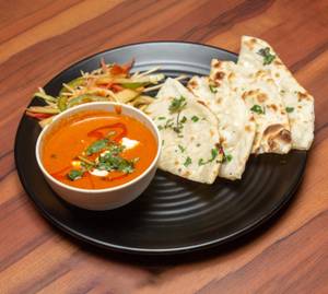Cheese Naan with Gravy  