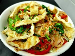 Thai Chilli Garlic Noodles Egg