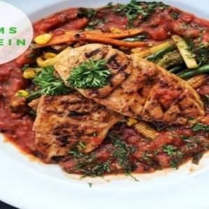 Chicken With Vegetables In Dnds Arrabbiata Sauce