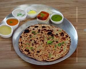 Paneer Matar Paratha
