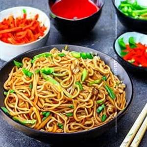Hakka Noodles  Half Veg