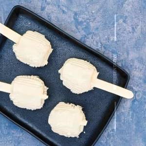 The White Fantast Popsicles