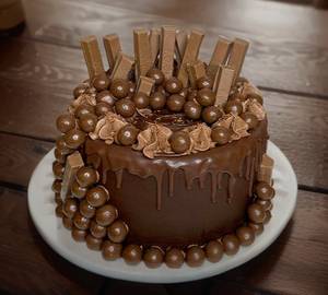 Cadbury Kitkat Cake