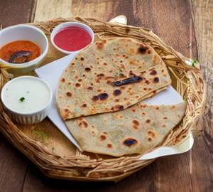 Aloo Pyaaz Paratha