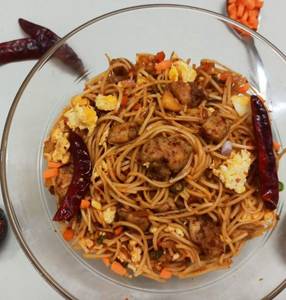 Schezwan Noodles Chicken