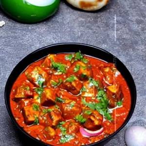 Paneer Mushroom Chilli Semi Gravy