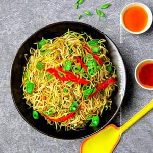 Singapore Noodles Half Veg