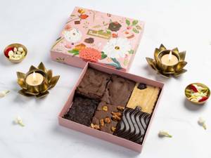 Assorted Eggless Brownies Gift Box [6 Pieces]