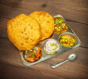 Chole bhature [2 pieces]