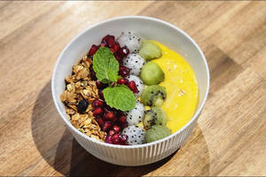 Tropical Smoothie Bowl
