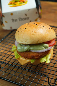 Minty Chicken Supreme Burger