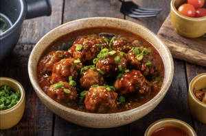 Veg Manchurian in Hot Garlic Gravy - 6 Pcs (serves 2)