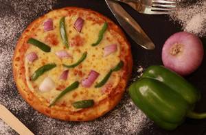 6" Onion Capsicum Pizza