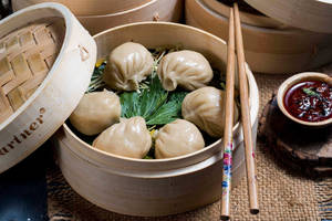 Chicken Schezwan Momos [6 pieces]